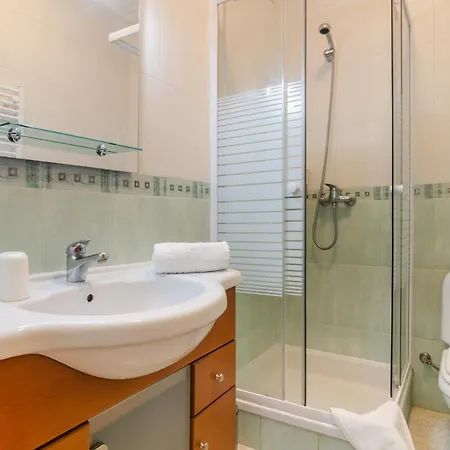 Apartament 3 Bedroom With P-garage By Silver Prop
